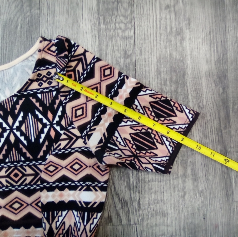 Francecas Buttons Geometric Patterned Dress - Picture 7 of 9